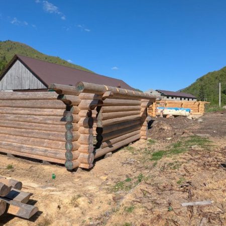 фото_традиційне будівництво зрубу_КОЛЕО